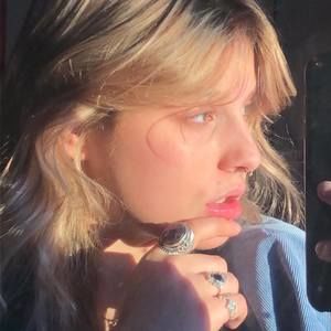 Meet your Posher, Olivia